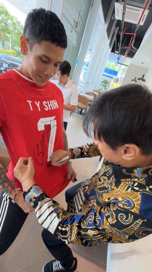 Ganindra Bimo ketemu Shin Tae-yong (Instagram.com/karbida_fc)