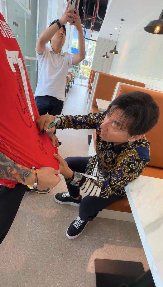 Ganindra Bimo ketemu Shin Tae-yong (Instagram.com/karbida_fc)