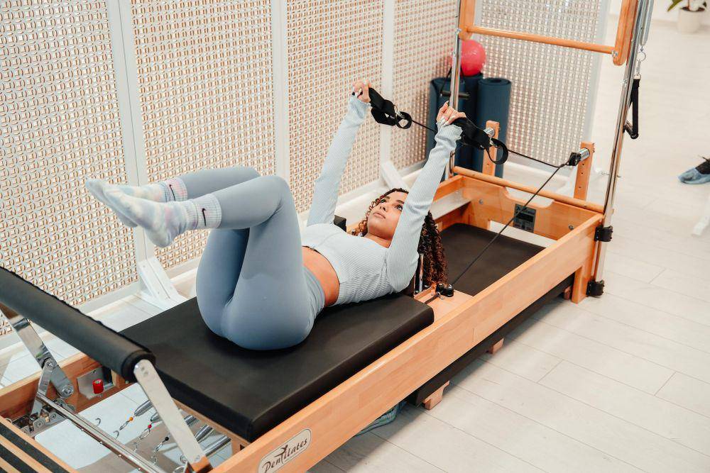 Ilustrasi ide kado untuk cewek suka pilates (pexels.com/Ahmet Kurt)