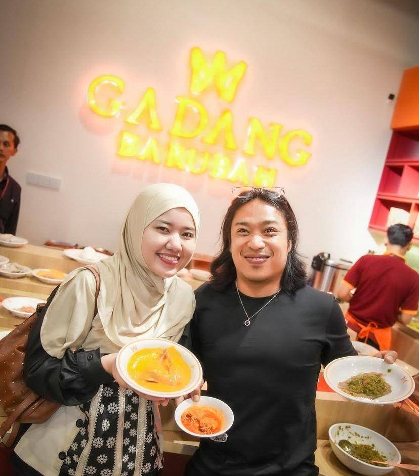 potret artis hadiri grand opening restoran Padang milik Deddy Corbuzier (Instagram.com/husein_hadar)