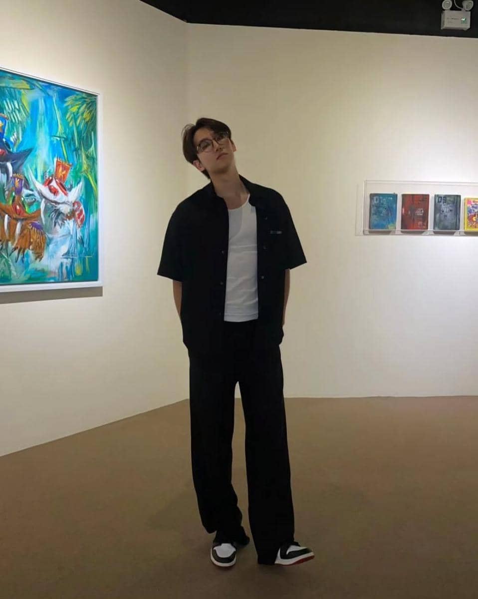 outfit layering ala Title Kirati (instagram.com/titlekrt)