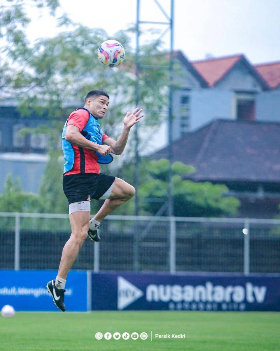 Pemain Persik Kediri saat berlatih. Instagram/persikfcofficial