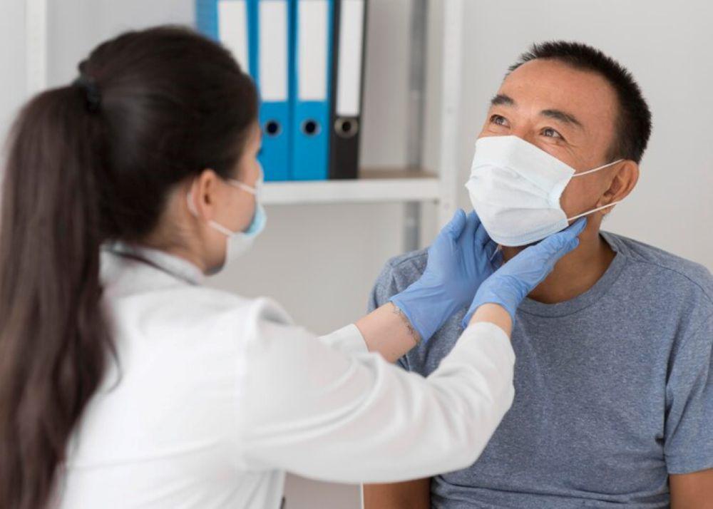 Kasus Pneumonia di Surabaya Turun 7,6 Persen, Skrining Digencarkan