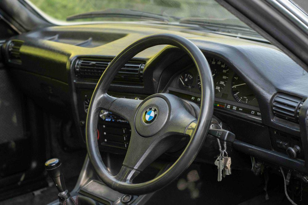 Kok Bisa? Ini 5 Alasan Mobil Tidak Mati setelah Kunci Ditarik