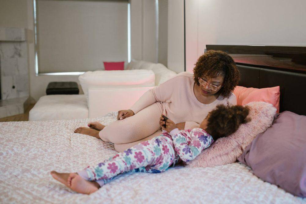 ilustrasi menidurkan anak (pexels.com/RDNE Stock project)