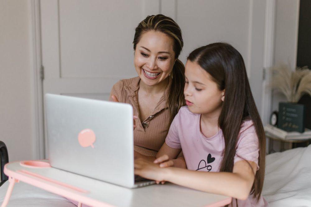 Ilustrasi screen time anak (pexels.com/RDNE Stock project)