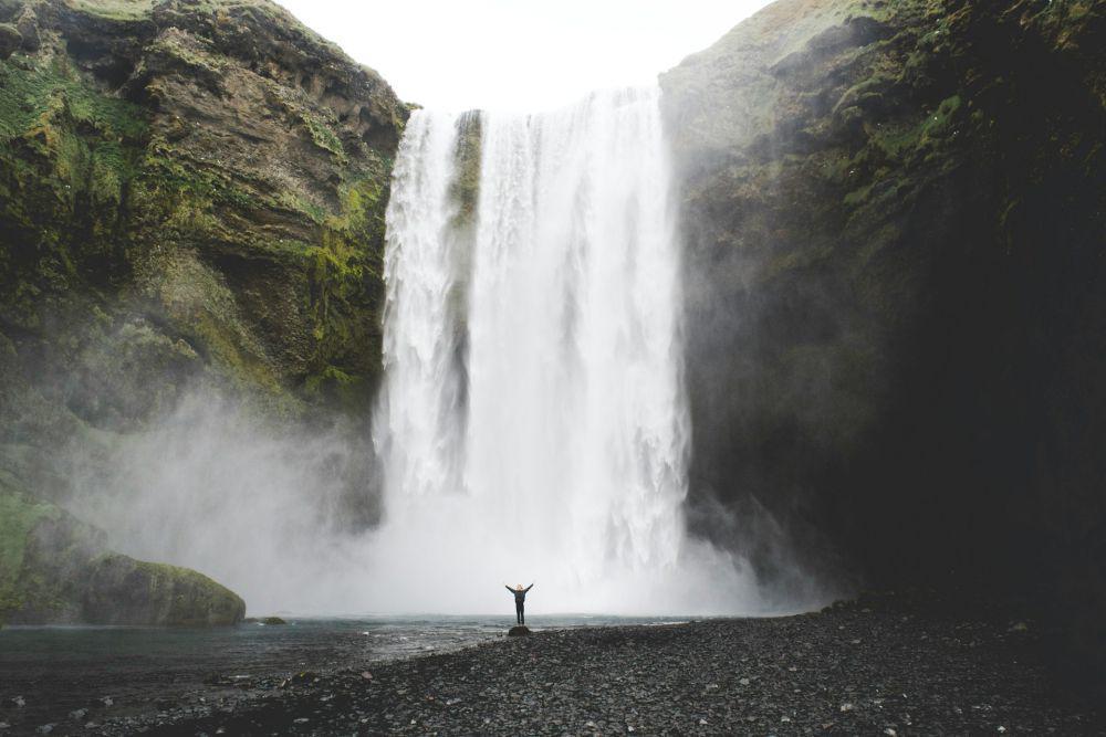 5 Destinasi Air Terjun Terbalik di Dunia, Fenomena Alam yang Unik!