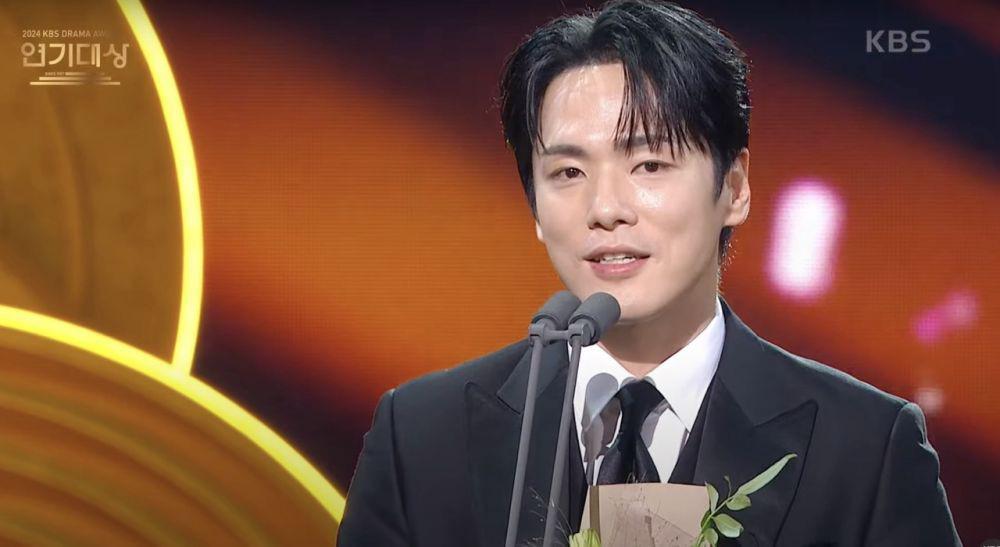 ⁠Sempat Viral, Ini Isi Pidato Kim Jung Hyun di KBS Drama Awards 2024