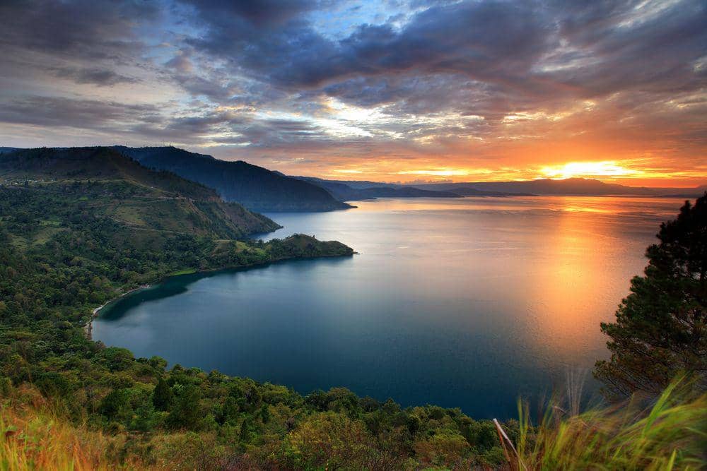 Danau Toba (google: Kulkulbali.co)