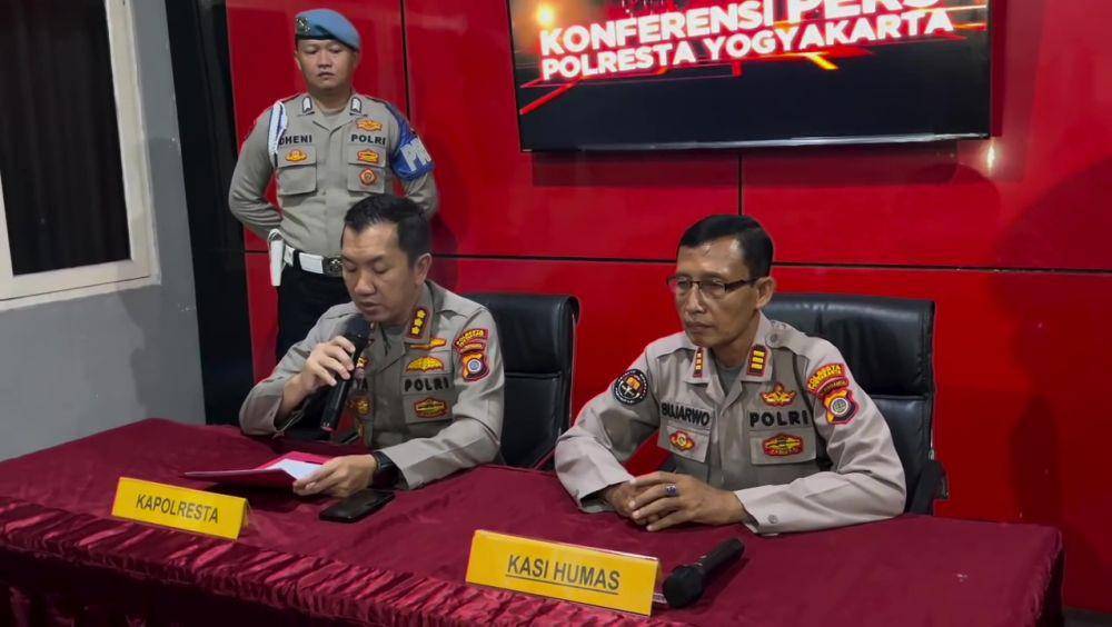 Kapolresta Yogyakarta, Kombes Pol Aditya Surya Dharma (kiri). (instagram.com/polresjogja)