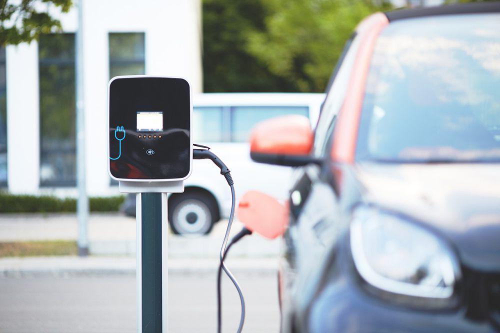 Cara Menghitung Biaya Charge Mobil Listrik, Sudah Tahu?