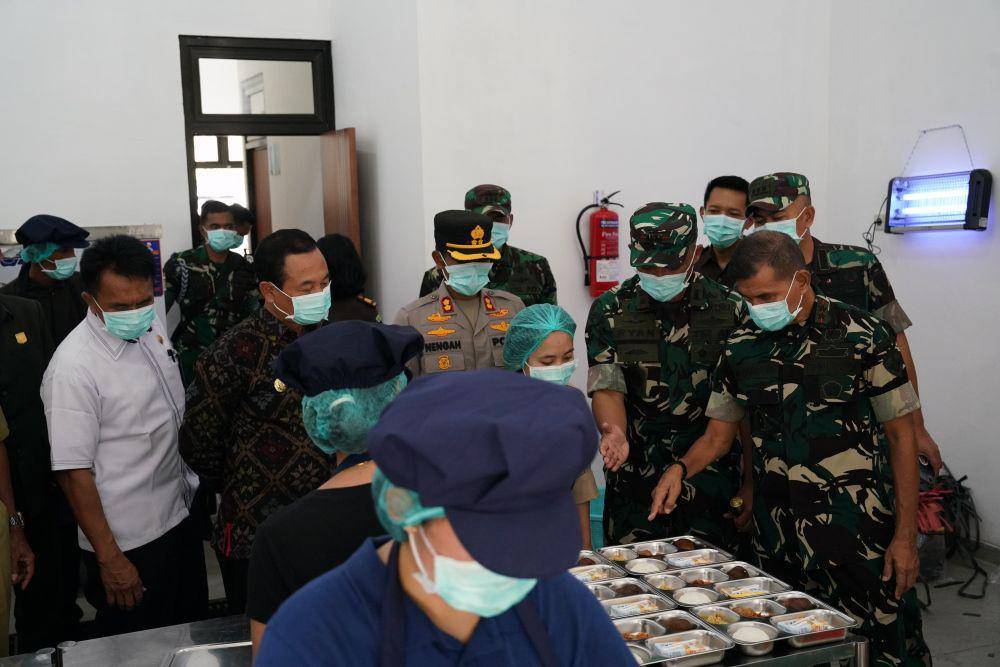Pemantauan Dapur Sehat di Kabupaten Karangasem (Dok.IDN Times/ Kodam Udayana)