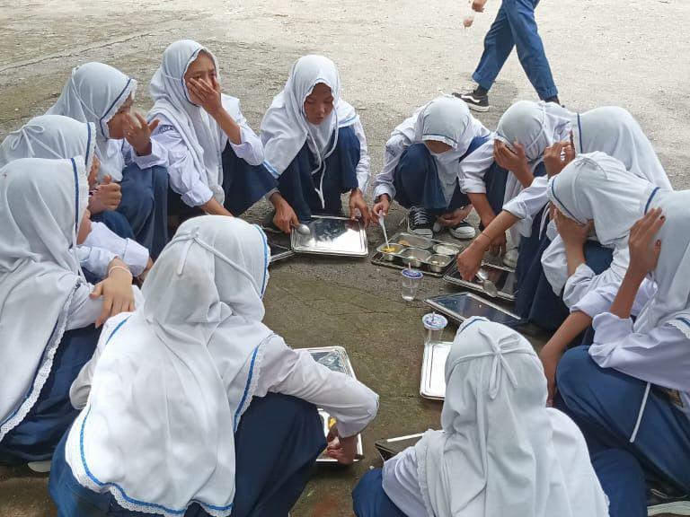 Sempat Tertunda, Makan Bergizi Gratis di Lotim Resmi Dimulai