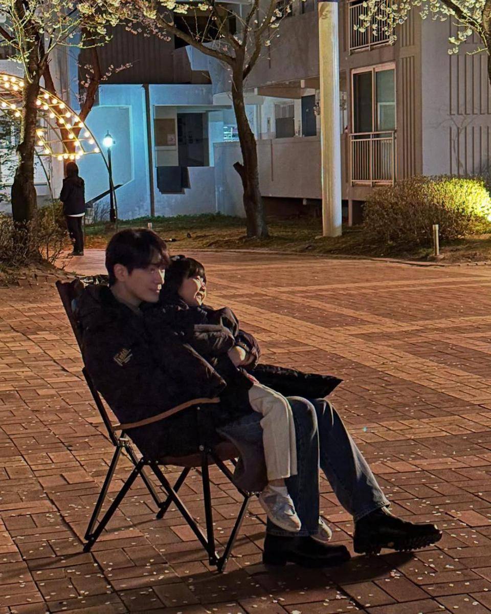 potret cast Love Scout di lokasi syuting (instagram.com/leejunhyuk05)