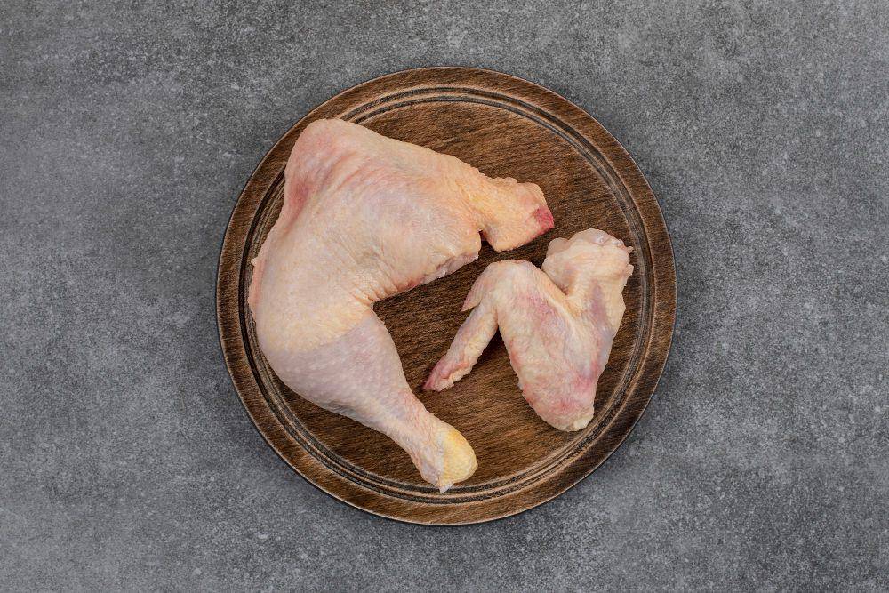 ilustrasi ayam broiler (freepik.com/azerbaijan-stockers)
