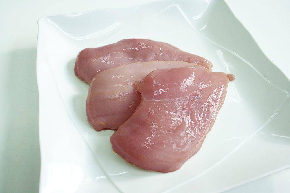 Ilustrasi dada ayam untuk chicken cordon bleu (Pixabay.com/kakyusei)