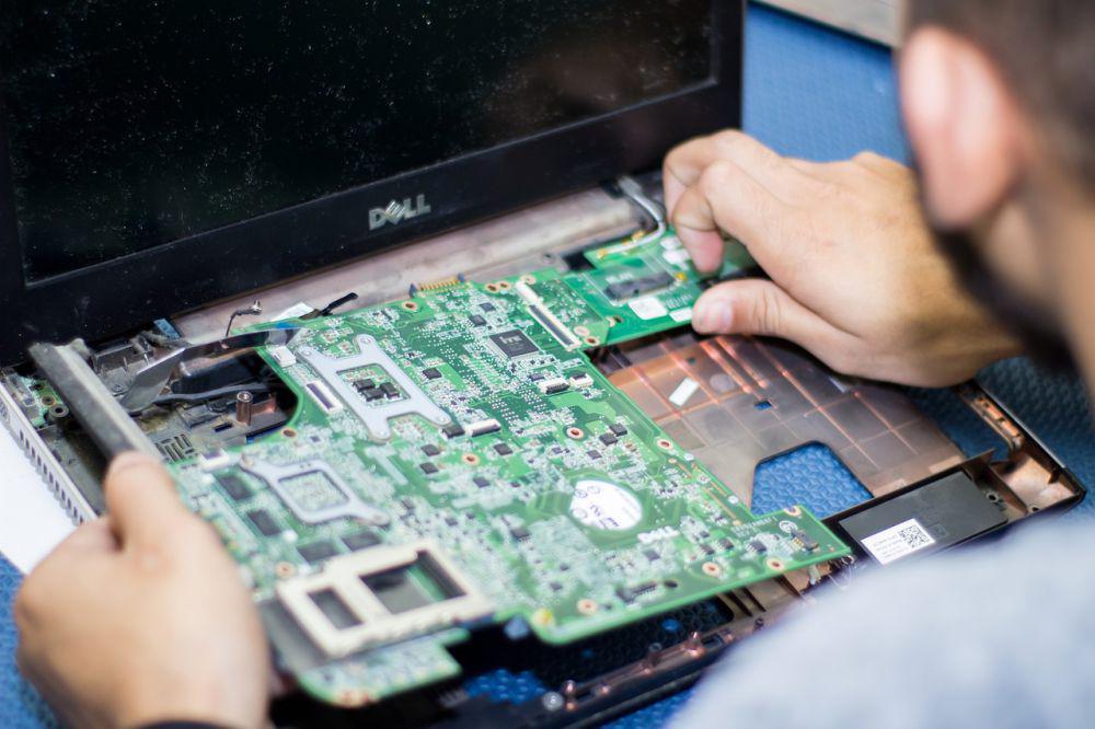 6 Rekomendasi Tempat Servis Laptop di Pasuruan, Terpercaya