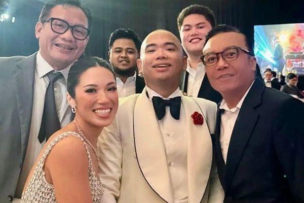 7 Potret Tamu Artis di Pernikahan Frank Hutapea Anak Hotman Paris