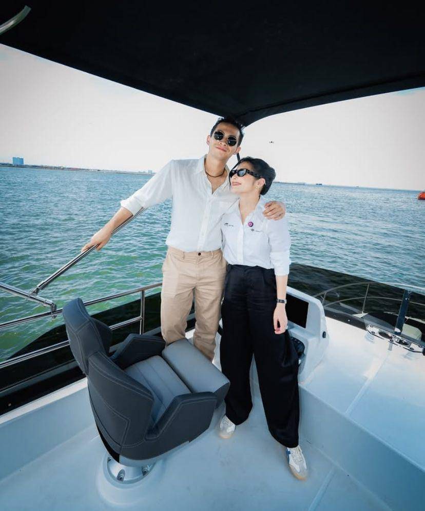 potret grand launching bisnis sewa yacht milik Prilly Latuconsina dan Kevin Sanjaya (Instagram.com/prillylatuconsina96)