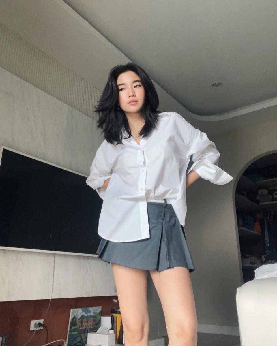 potret OOTD dengan look yang badass ala Goy Arachaporn (instagram.com/goyyog)