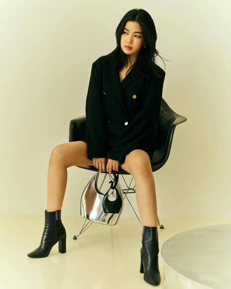 potret OOTD dengan look yang badass ala Goy Arachaporn (instagram.com/goyyog)