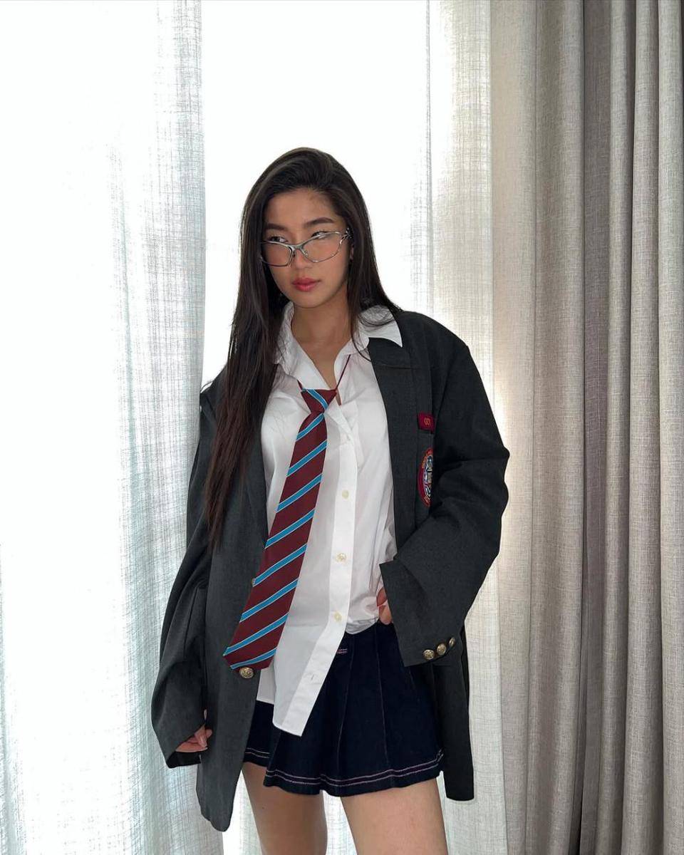 potret OOTD dengan look yang badass ala Goy Arachaporn (instagram.com/goyyog)