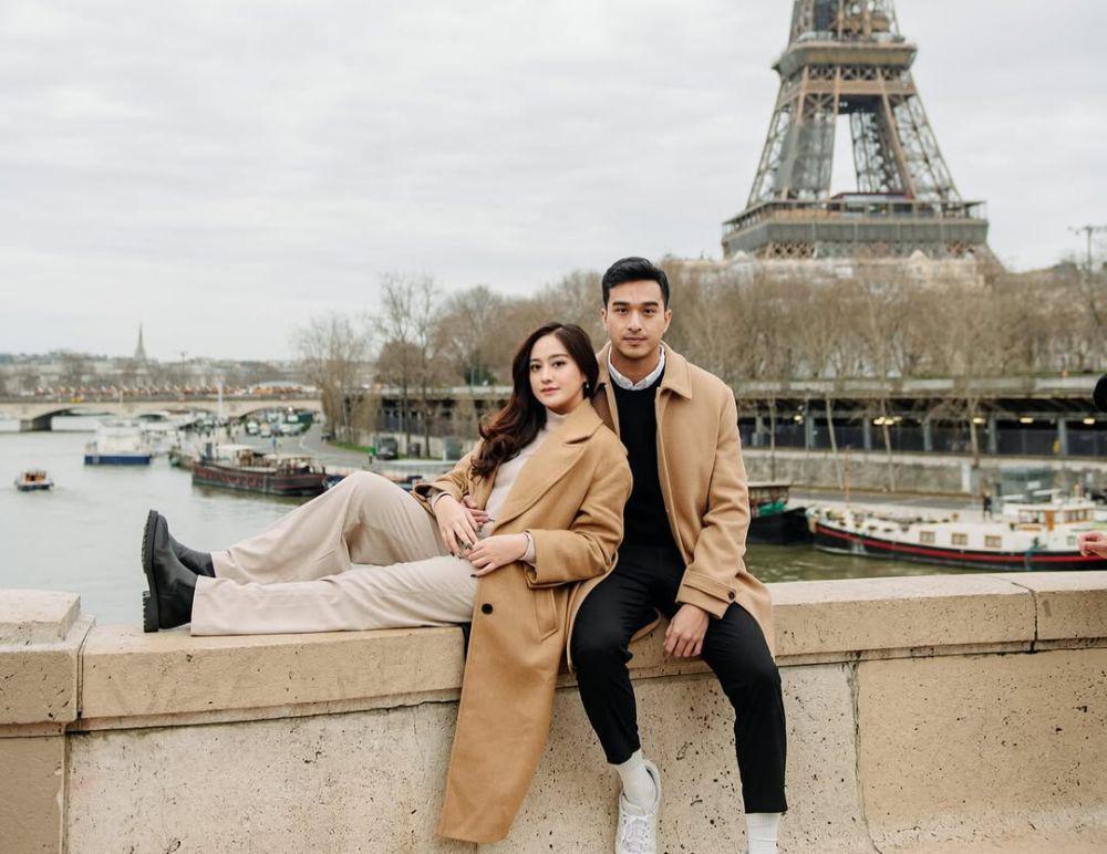 3 Artis yang Dilamar Kekasih di Prancis, Menara Eiffel Jadi Saksi!