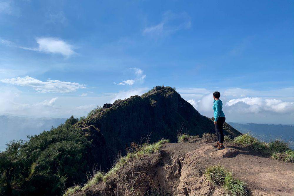 mendaki puncak Gunung Batur (dok.pribadi/Natalia Indah)