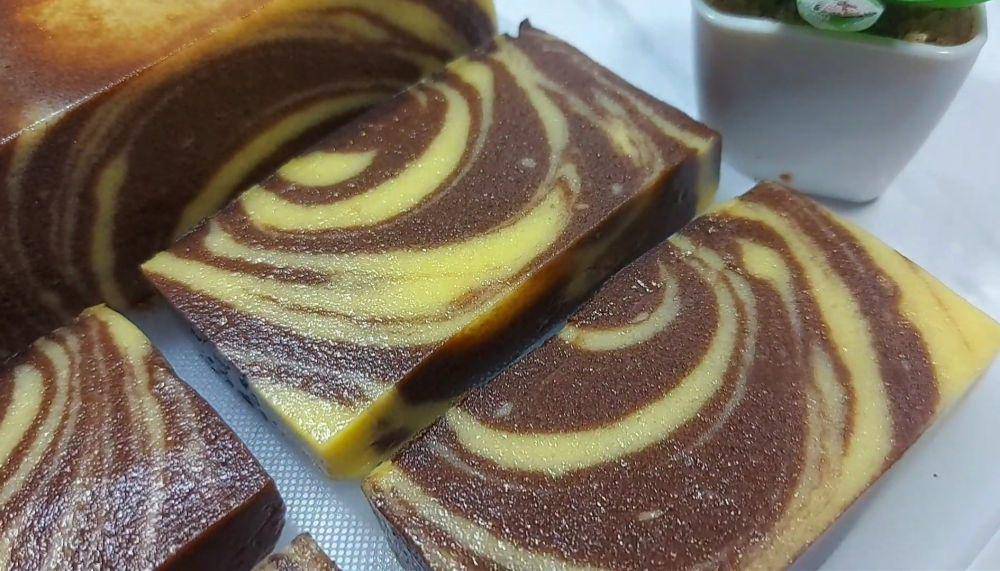 ilustrasi puding zebra roti tawar (YouTube.com/Dapur Amma Hanun)