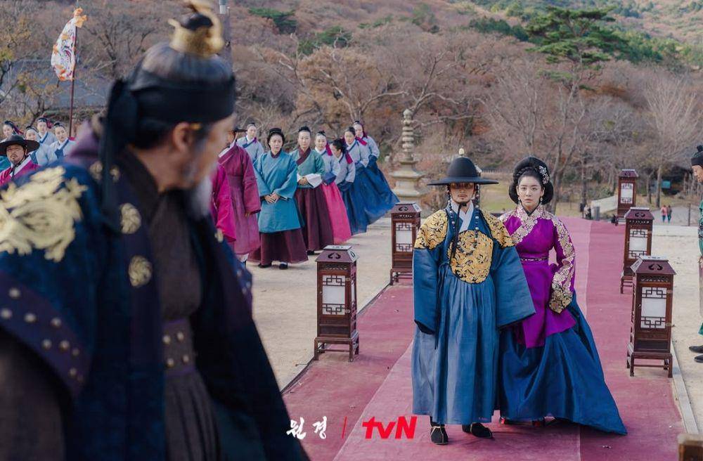 Lee Sung Min, Lee Hyun Wook dan Cha Joo Young di The Queen Who Crowns (instagram.com/tvn_drama)