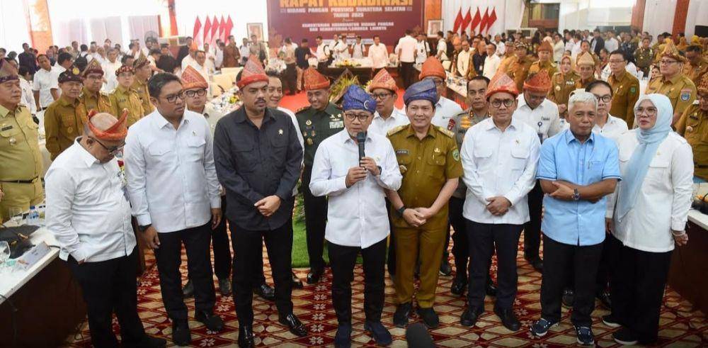 Menteri Koodinator Bidang Pangan Zulkifli Hasan dalam kunjungan ke Palembang, Banyuasin dan Ogan ilir (Dok: Humas Pemprov Sumsel)
