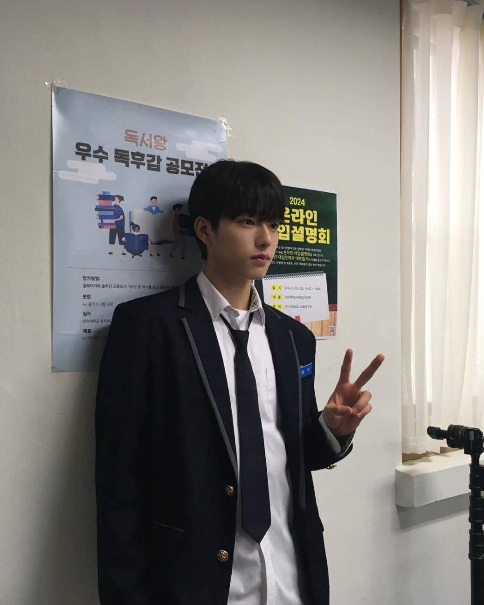 behind scene Jinwoo di drakor Snap and Spark (instagram.com/jinwoo__913)
