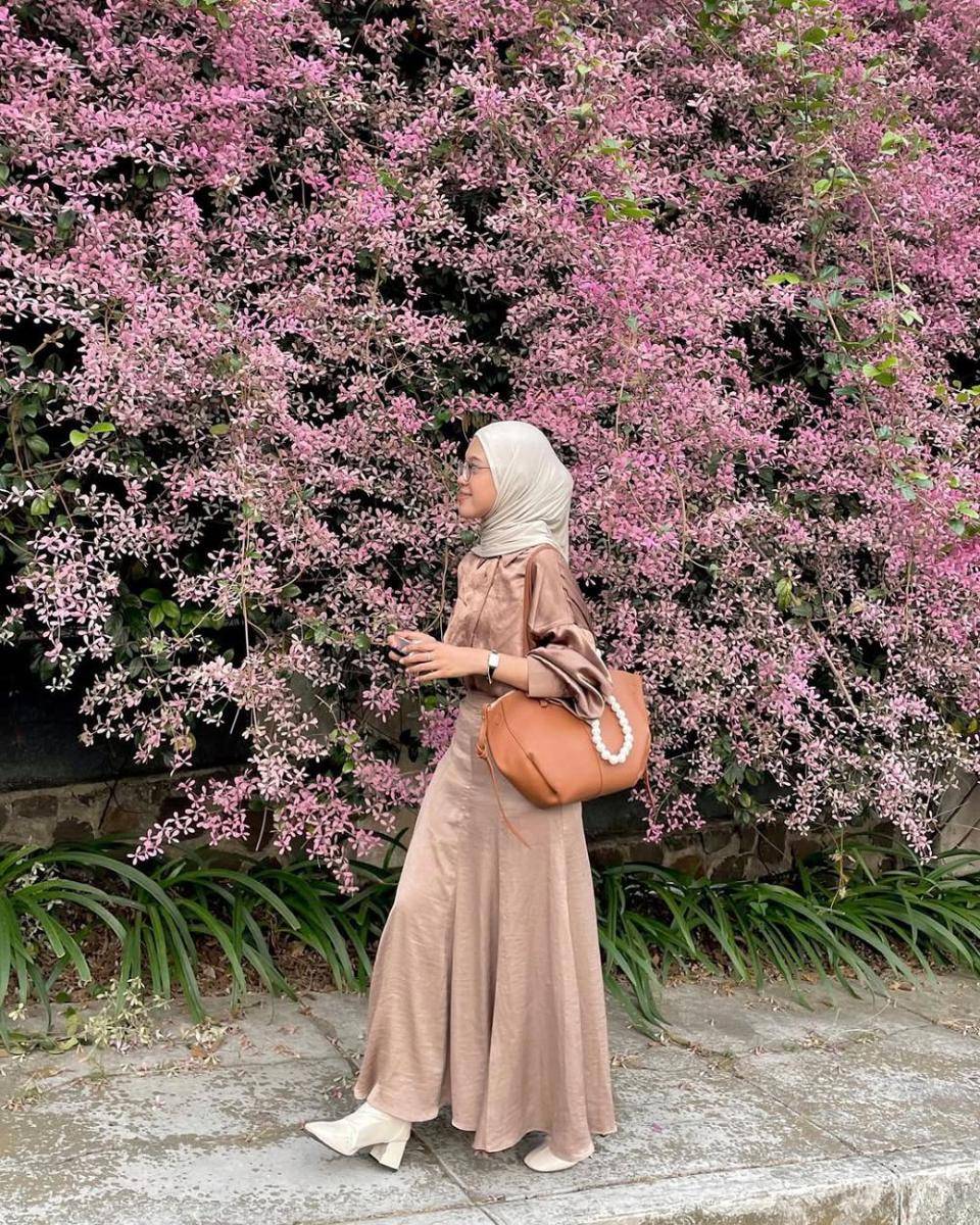 OOTD Mocha Mousse untuk hangout (instagram.com/fitrahydy)