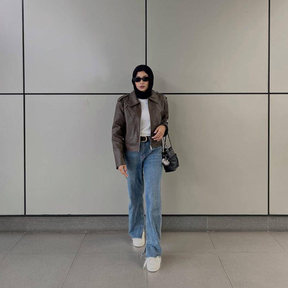 Gaya OOTD Astri Tyas (instagram.com/astrityas)