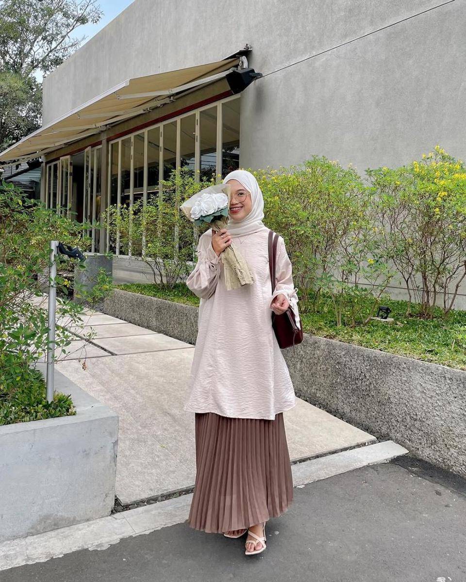 OOTD Mocha Mousse untuk hangout (instagram.com/fitrahydy)