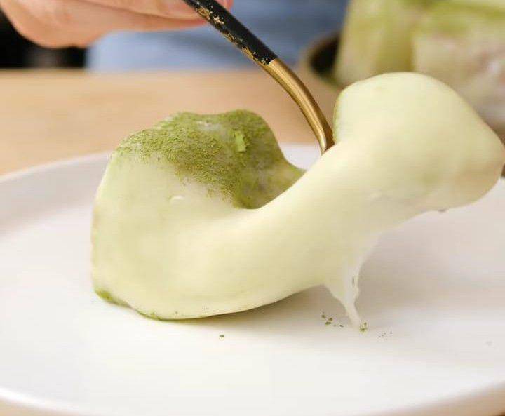 mochi matcha cheesecake (tiktok.com/luvitaho)