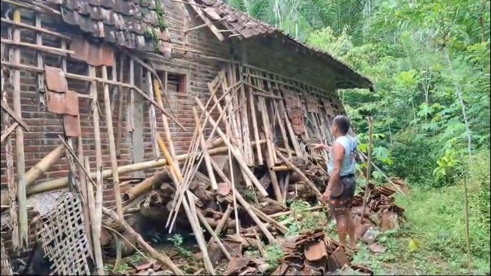Rumah Warga di Trenggalek Rusak Karena Tanah Gerak