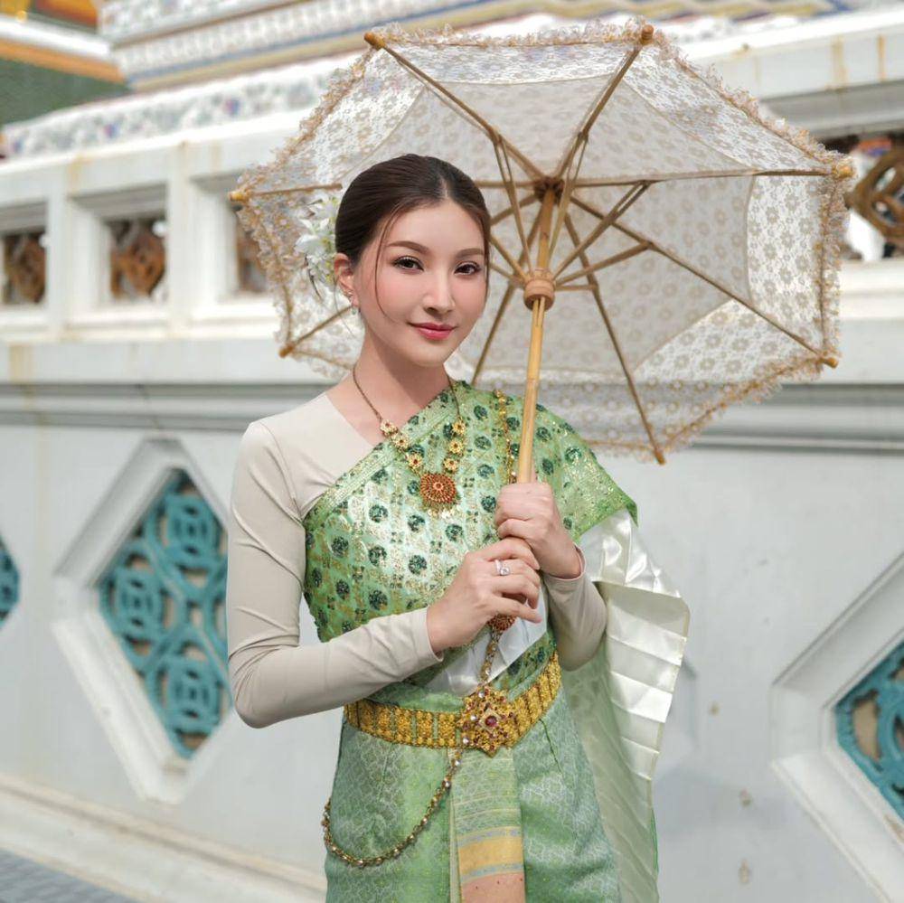 Sarwendah berpakaian khas Thailand (instagram.com/sarwendah29)