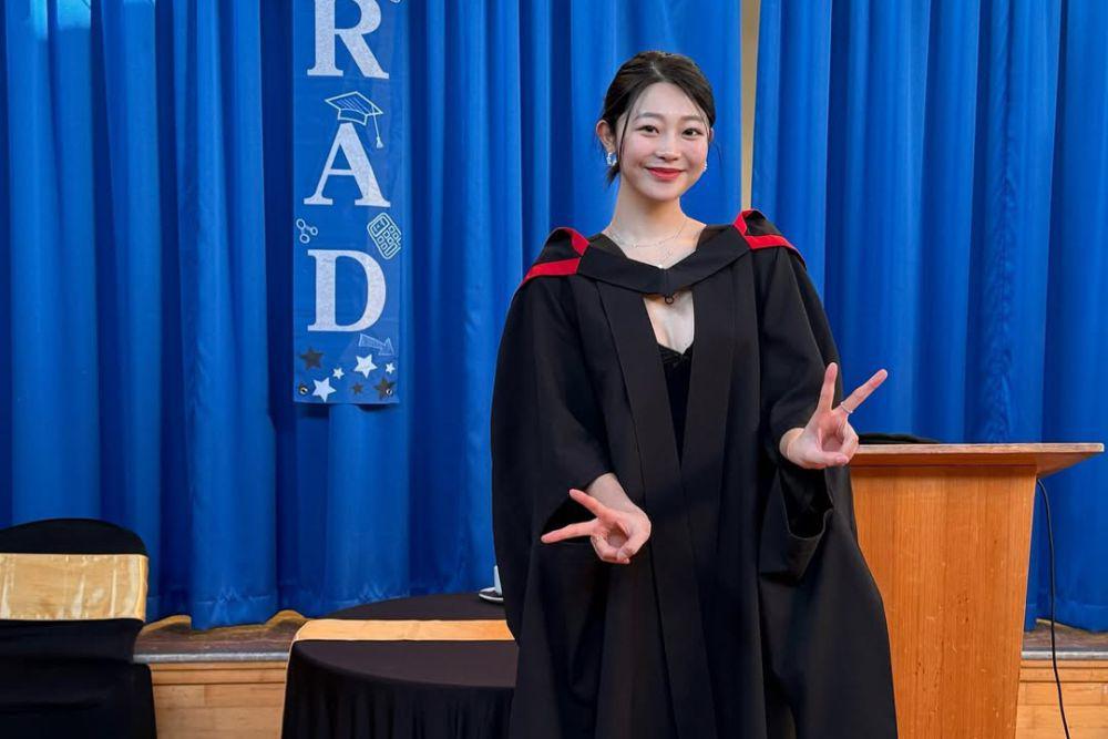 9 Potret Wisuda Choi Hye Seon Single's Inferno 3, Raih Gelar Master
