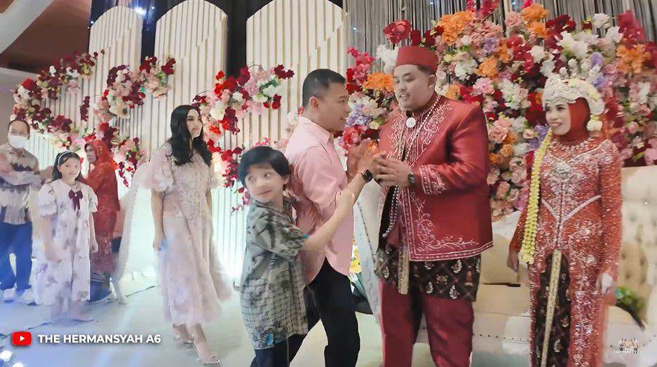 Anang dan Ashanty ke pernikahan karyawan (YouTube.com/The Hermansyah A6)