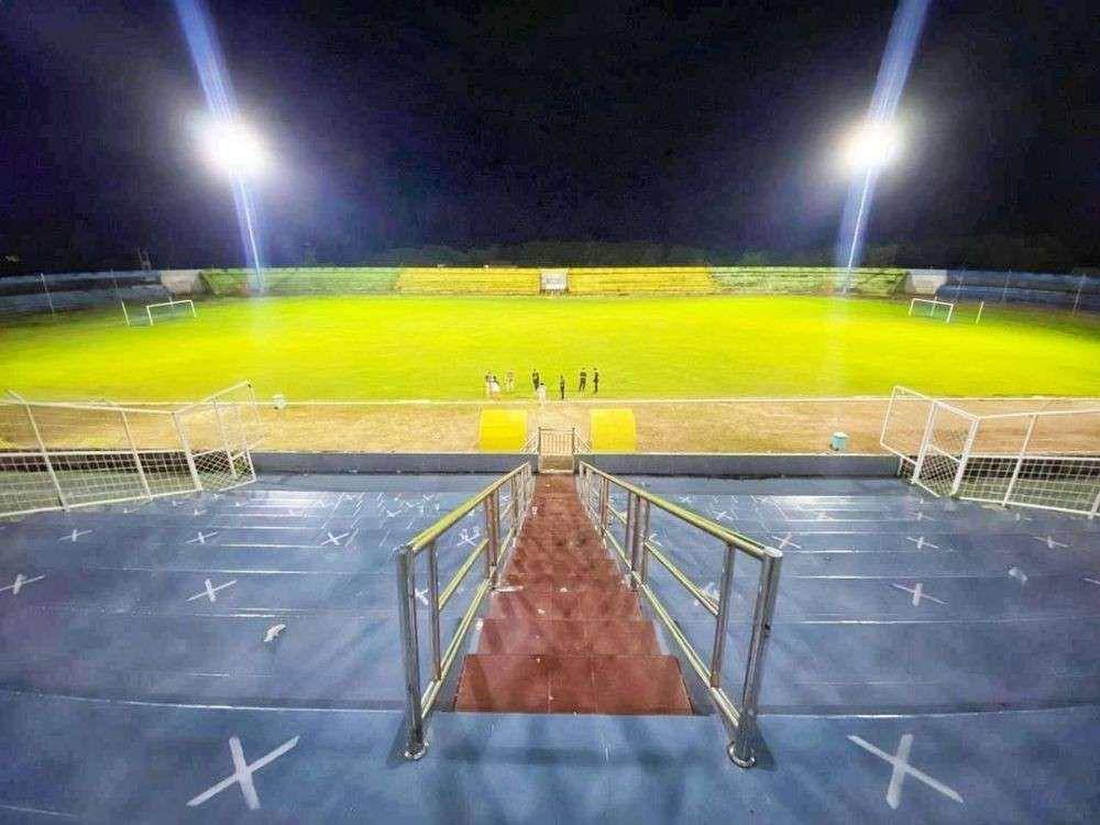 Foto suasana Stadion Gelora BJ Habibie Parepare pada malam hari. (Dok. Humas Pemkot Parepare)
