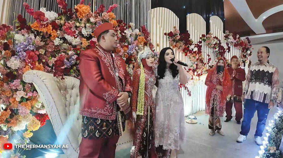 Anang dan Ashanty ke pernikahan karyawan (YouTube.com/The Hermansyah A6)
