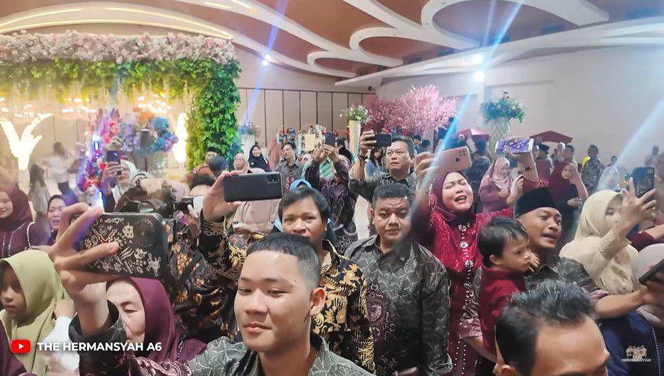 Anang dan Ashanty ke pernikahan karyawan (YouTube.com/The Hermansyah A6)