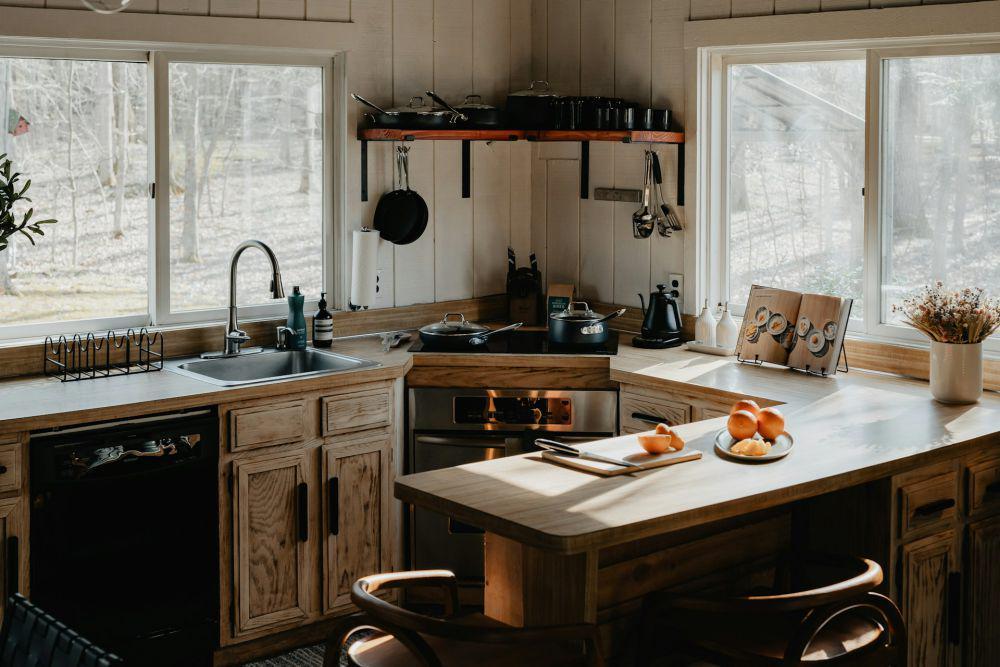 12 Inspirasi Desain Country Kitchen, Suasana Hangat Nuansa Pedesaan
