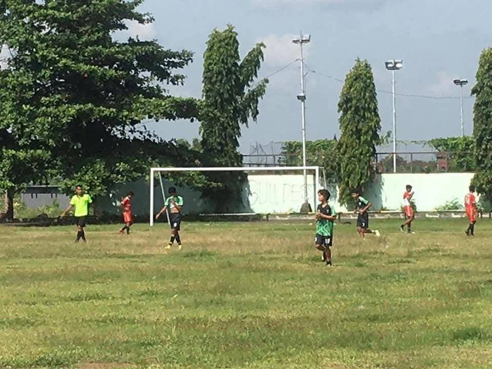 Kondisi lapangan di kawasan GOR Swecapura Gelgel.(Dok. IDN Times/istimewa)