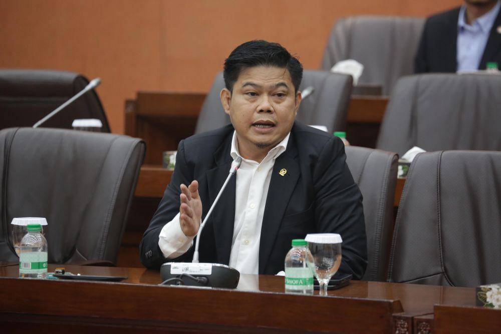Anggota Komisi I DPR RI Oleh Saleh dukung Komdigi batasi penggunaan medsos untuk anak-anak. (Dok. PKB)