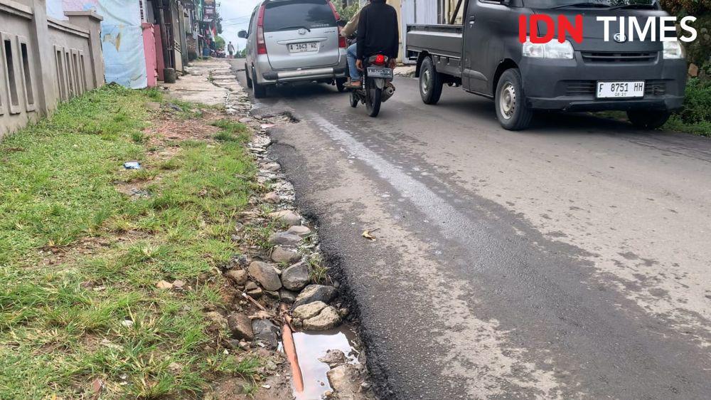 Gara-Gara Proyek Galian Kabel, Jalan di Rangkasbitung Rusak