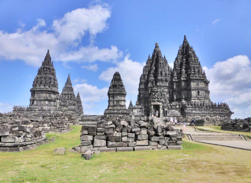 ilustrasi Candi Prambanan (unsplash.com/Edmund Lou)