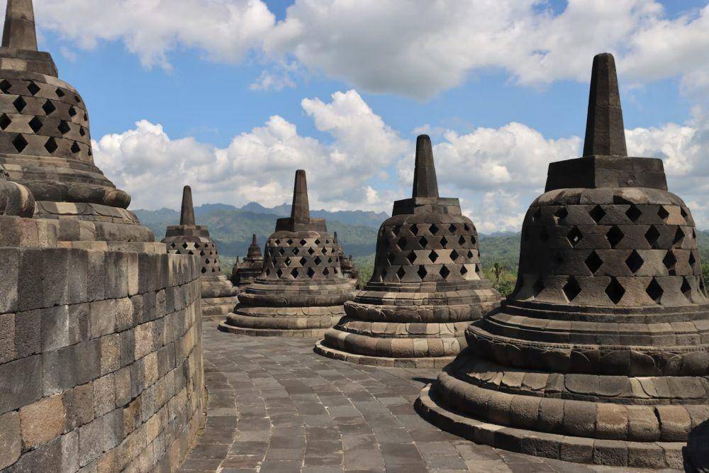 ilustrasi Candi Borobudur (unsplash.com/Hongbin)