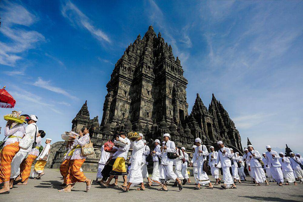 ilustrasi Perayaan Tawur Agung di Candi Prambanan (commons.wikimedia.org/PILAR PRATOMO)